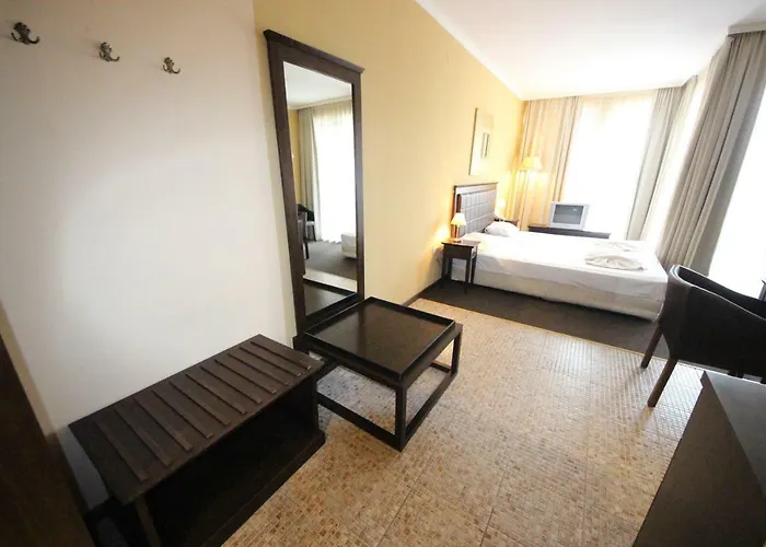 Menada In Royal Napospart