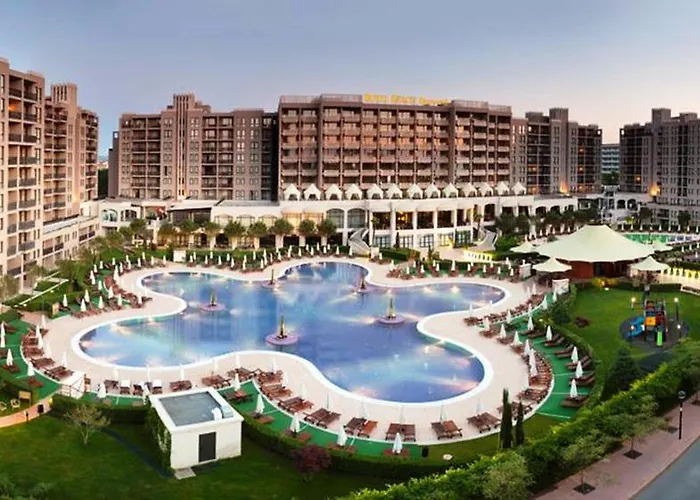 Apartment Menada In Royal