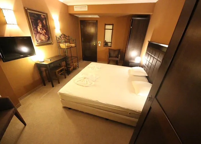 Menada In Royal Apartment