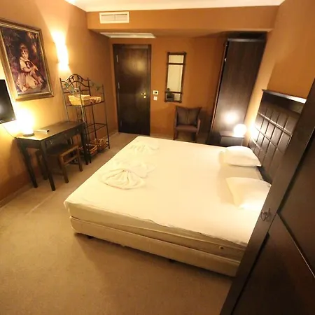 Menada In Royal Apartment