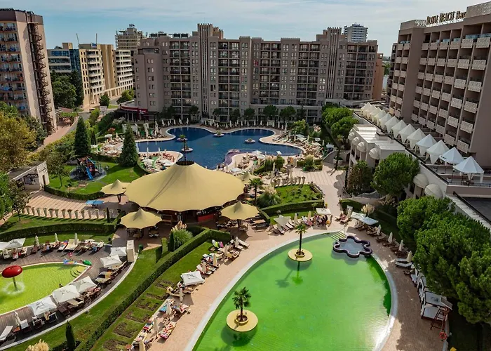 Menada In Royal Apartman