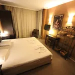 Menada In Royal Appartement *