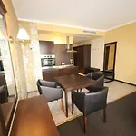 Menada In Royal Appartement