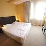 Menada In Royal Appartement *
